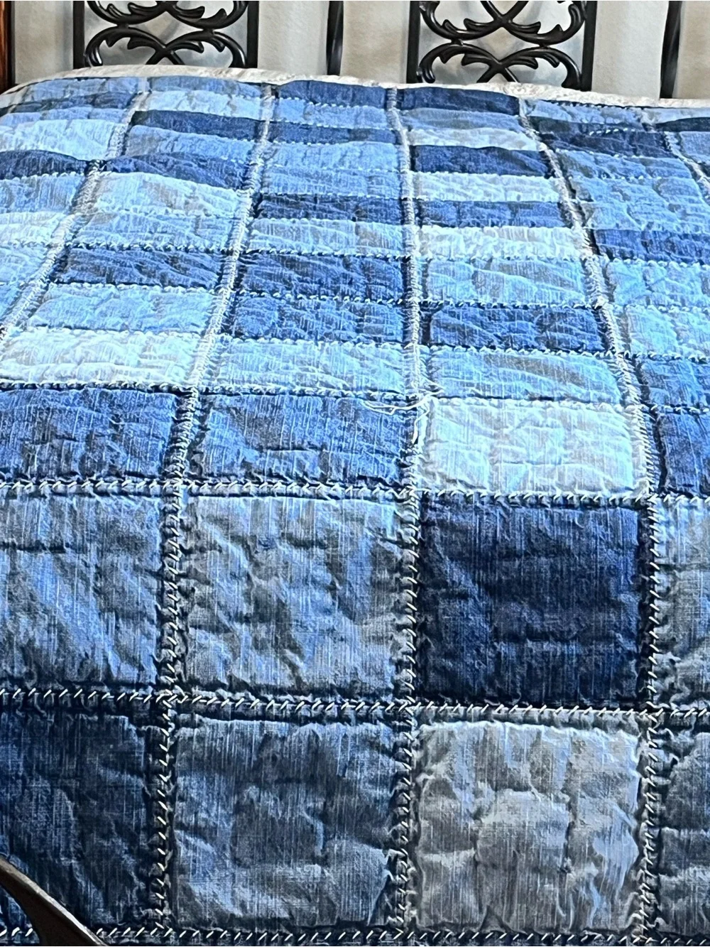 POTTERY BARN KIDS Denim Patchwork WHIP STITCH Quilt - Blue TWIN SIZE 68x86”